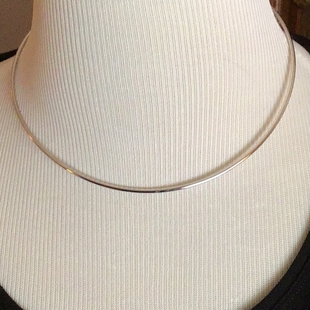 Silvertone Wire Necklace